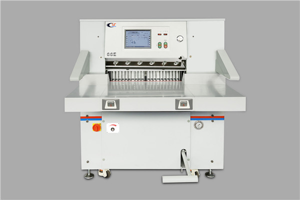 QZYK660E-15 触摸屏切纸机
