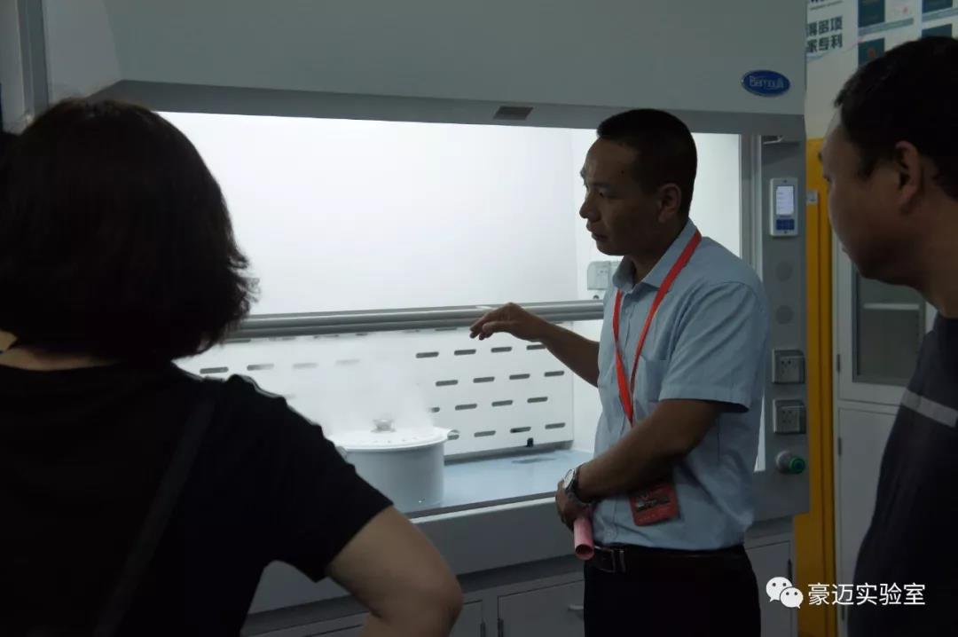  講解豪邁新型的智能型通風柜