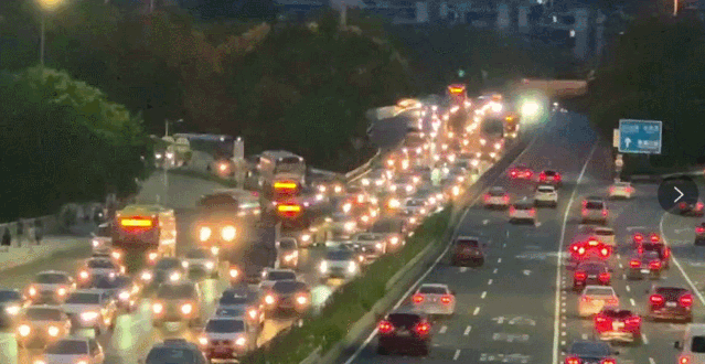 堵車