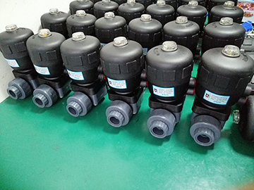 安徽電鍍器材廠定的氣動(dòng)塑料隔膜閥發(fā)貨