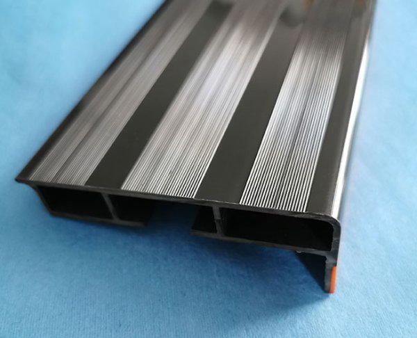 廠家直銷塑料共擠型材 塑料雙色型材軟硬共擠型材