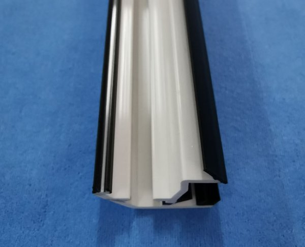 廠家直銷塑料共擠型材 塑料雙色型材軟硬共擠型材