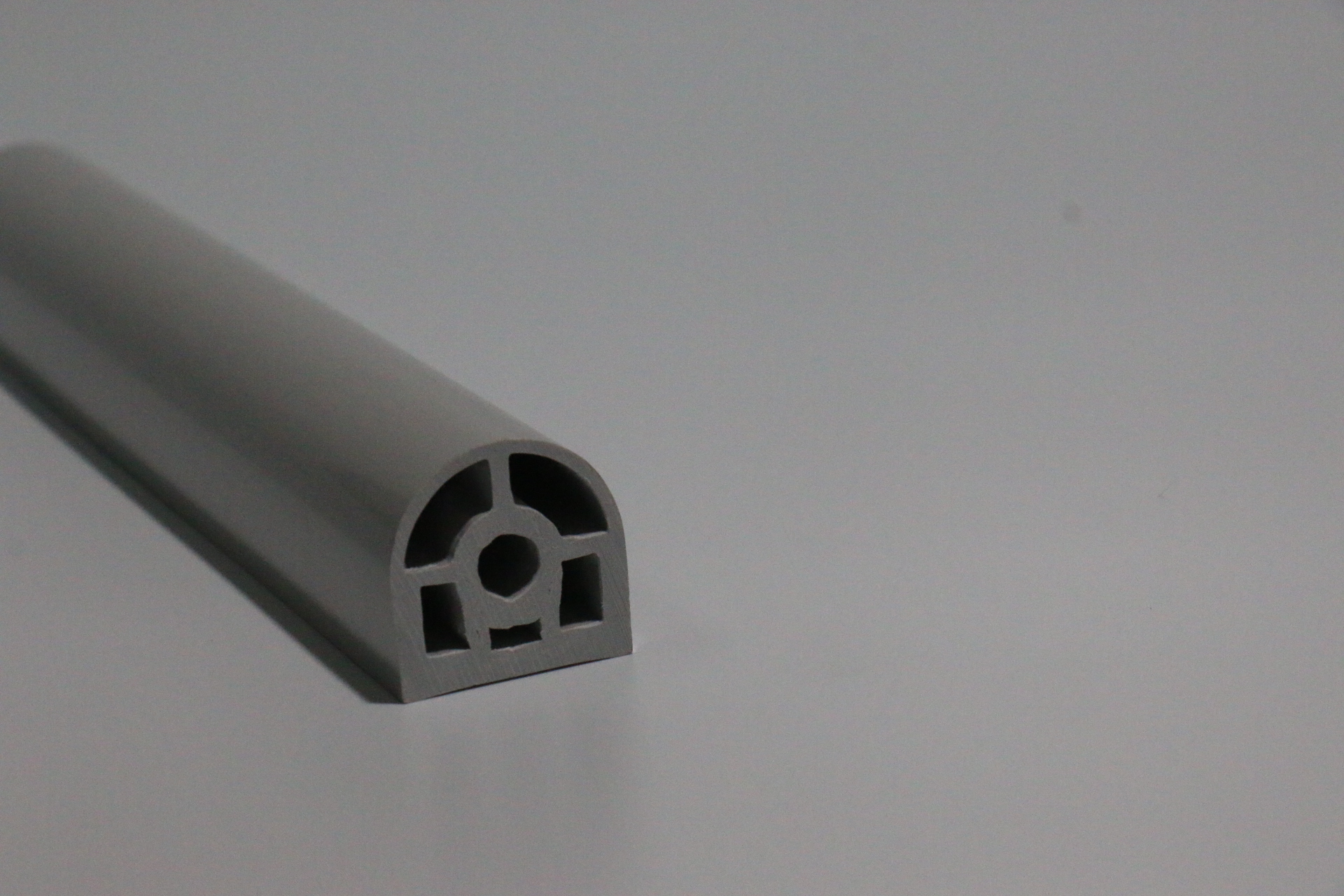 廠家批發(fā)定制各種規(guī)格塑料管材 量大從優(yōu)