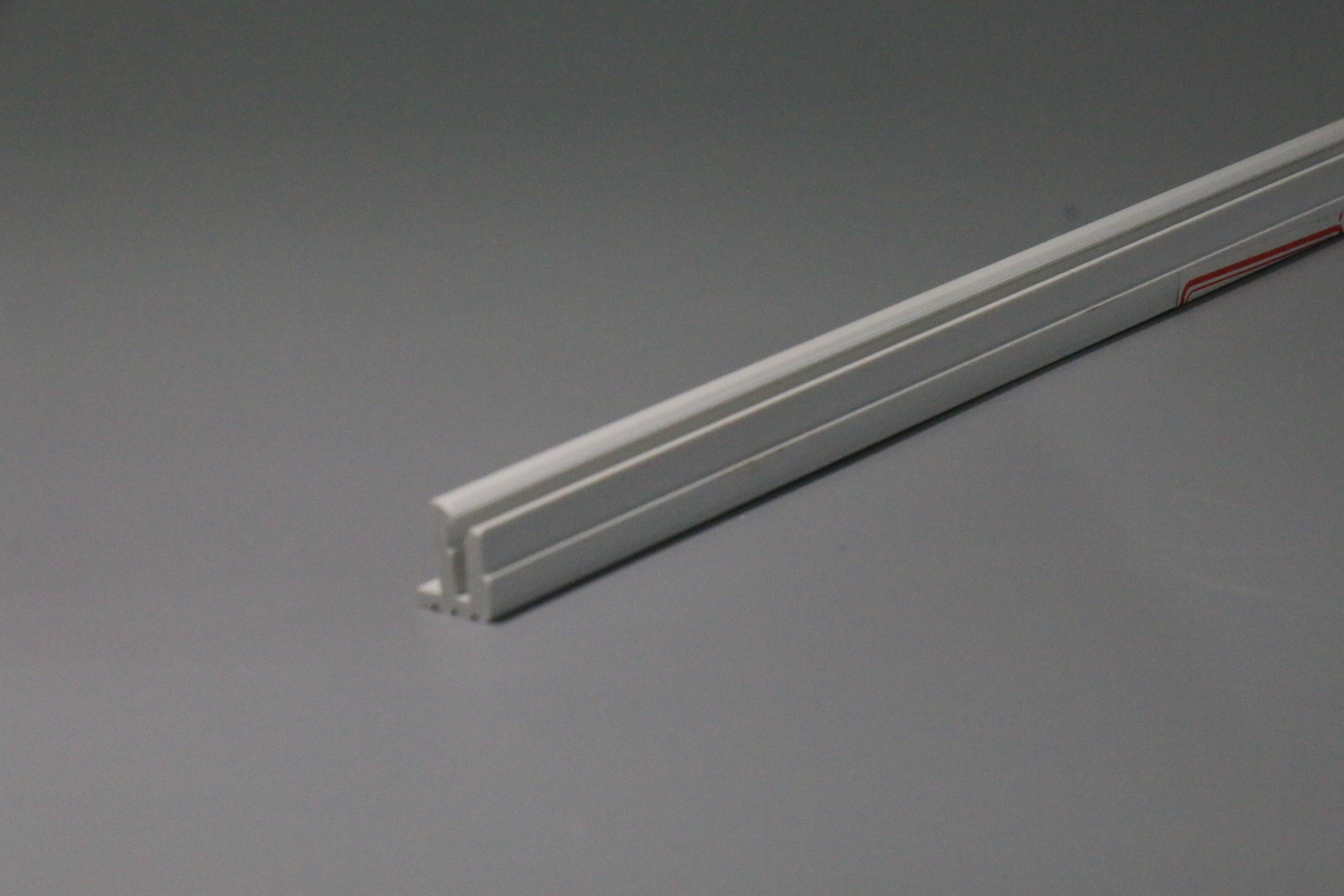 廠家直銷塑料共擠型材 塑料雙色型材軟硬共擠型材