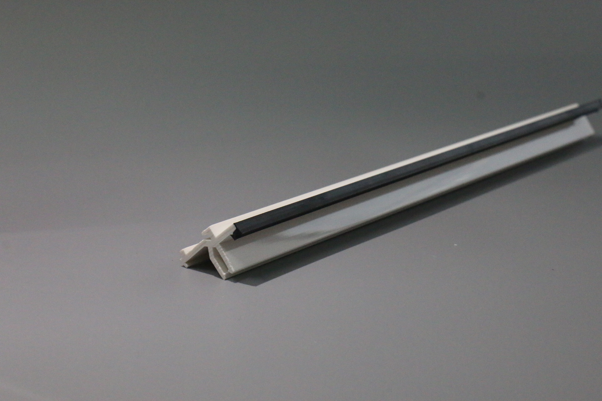 廠家直銷塑料共擠型材 塑料雙色型材軟硬共擠型材