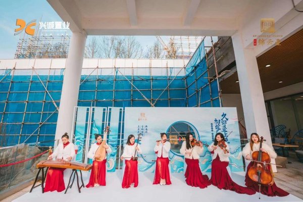 久仰臺(tái)上境·初綻已傾城
