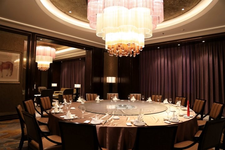 沈陽(yáng)東方銀座鉑爾曼酒店燈飾安裝工程