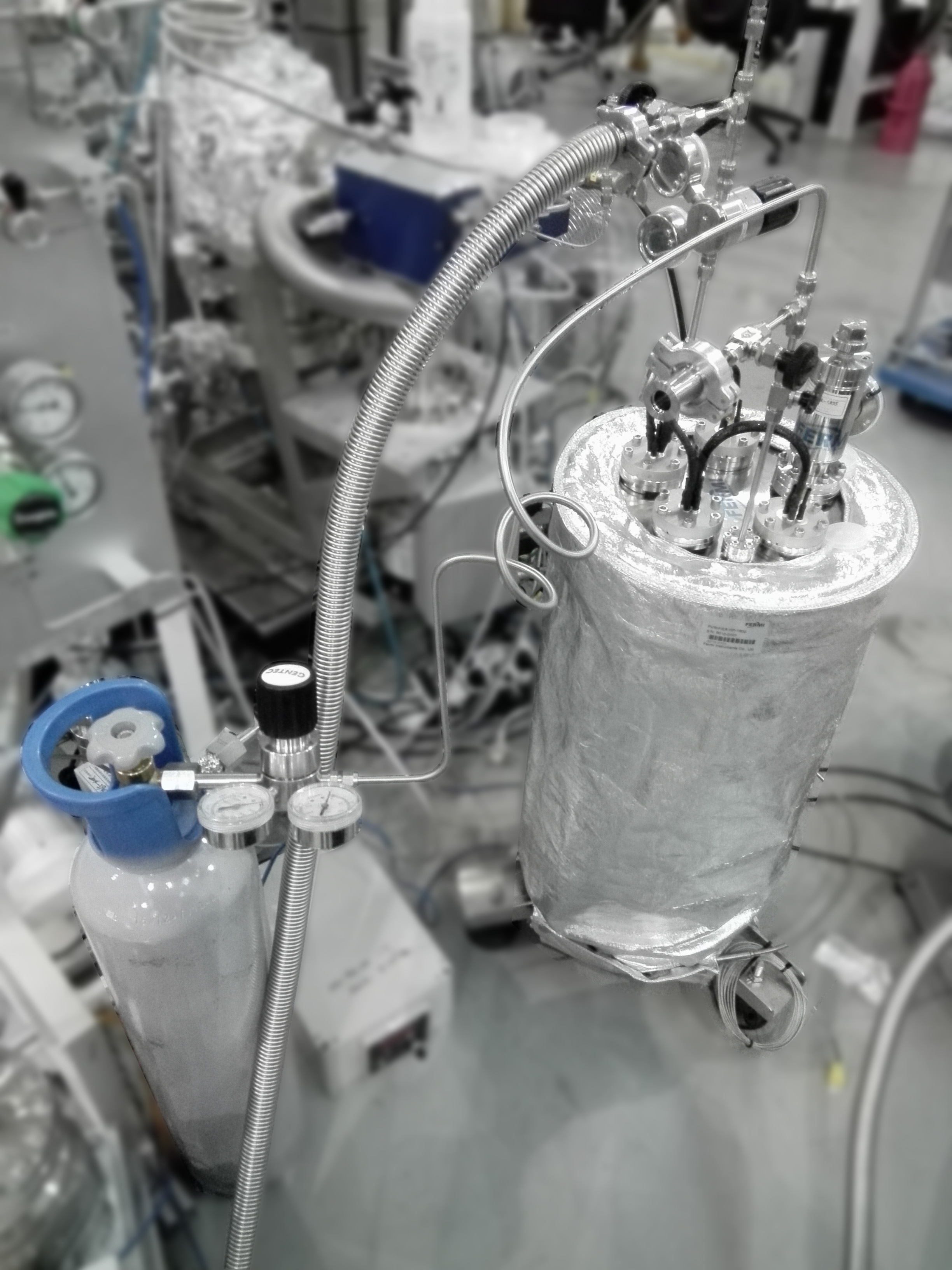 氦氣純化系統(tǒng)完成安裝驗(yàn)收