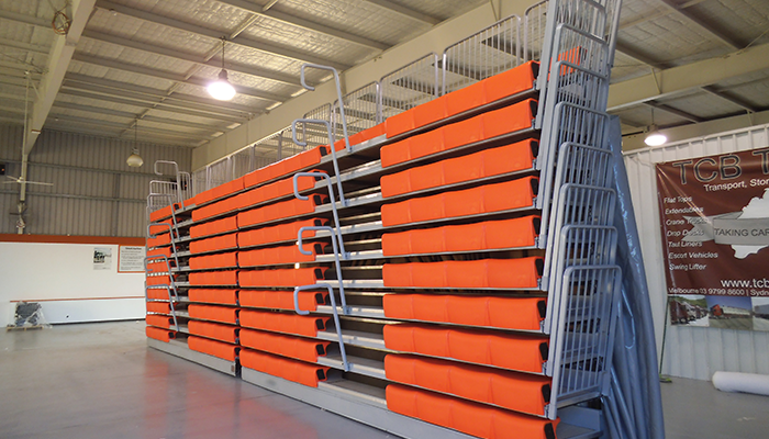 伸縮看臺-艾可塑膠條凳