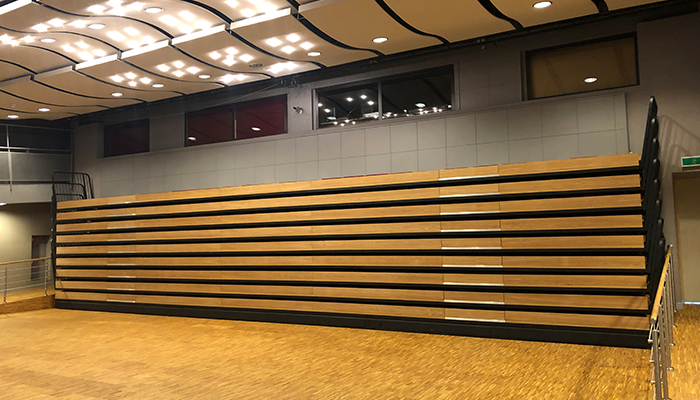 伸縮看臺-帕米沙發翻折椅