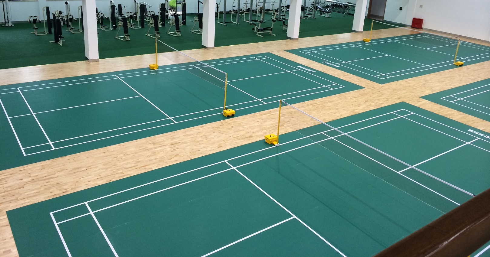 羽毛球場室內運動木地板