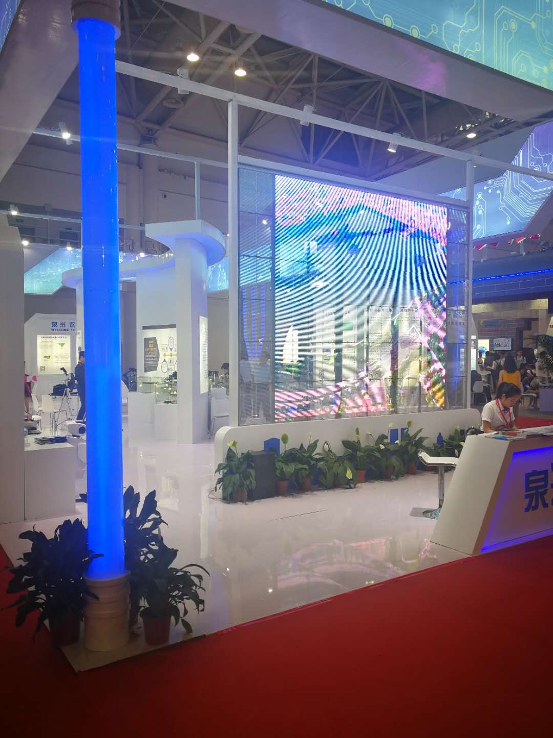 透明LED顯示屏|LED透明屏