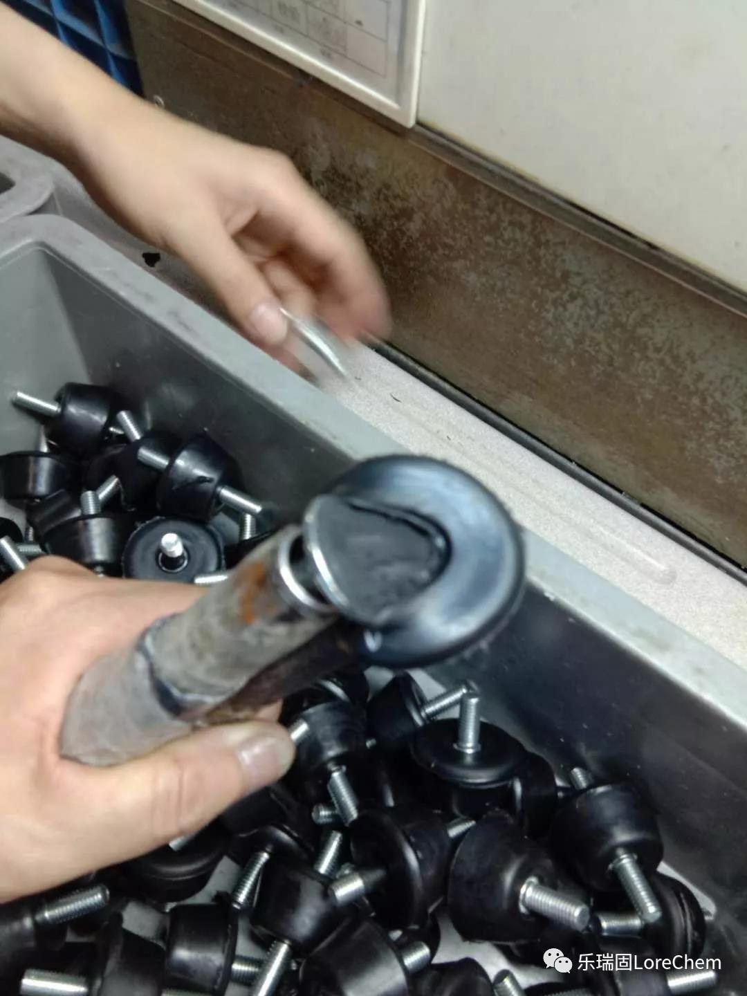 TB20+熱硫化粘合劑