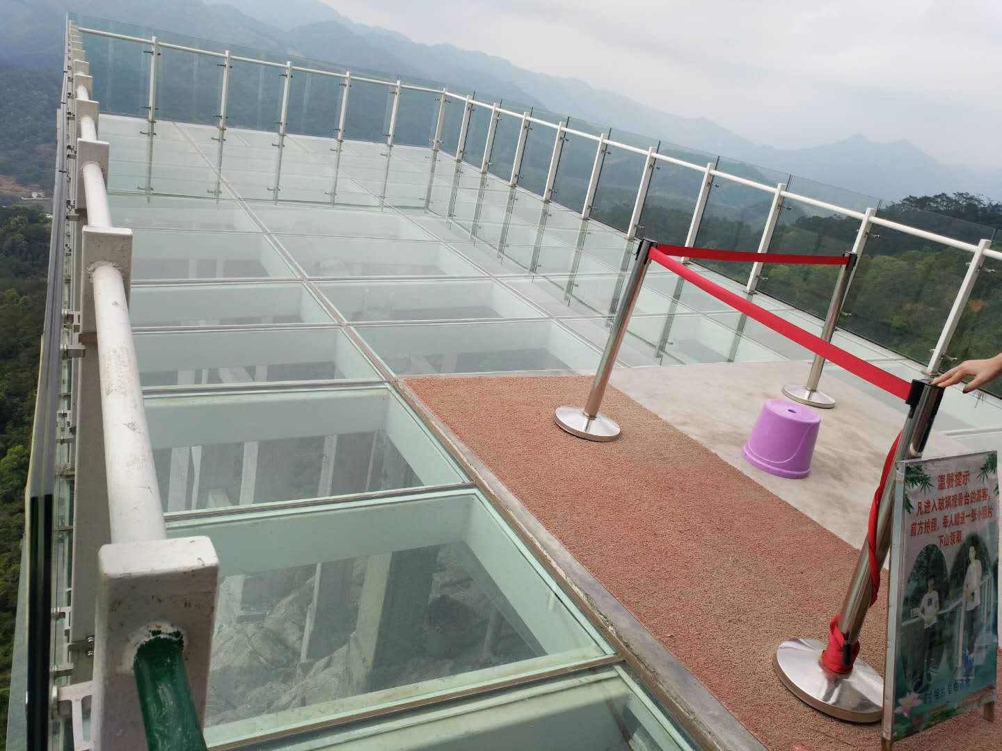 安吉凤凰山玻璃观景台图片