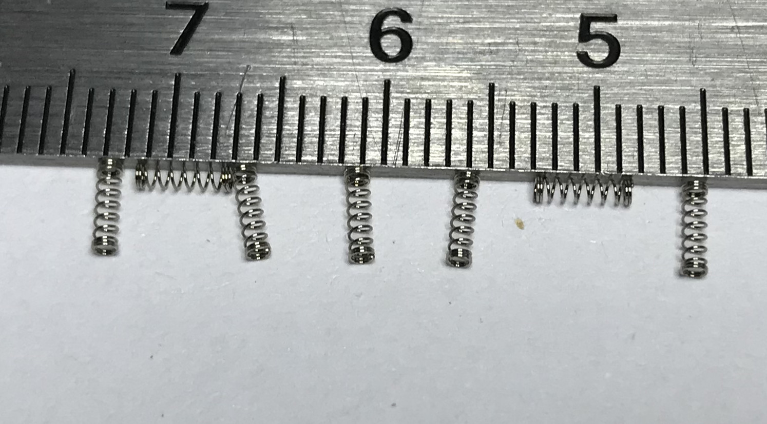 电子元件按压弹簧