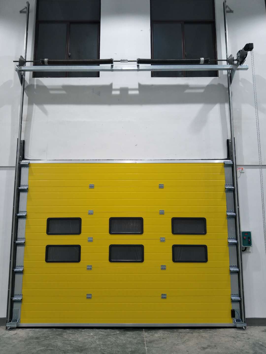 工業(yè)提升門