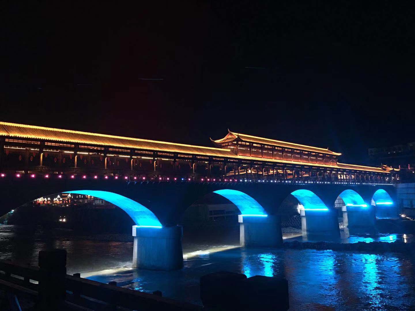 水秀演藝：水與光的完美融合，創造視覺盛宴