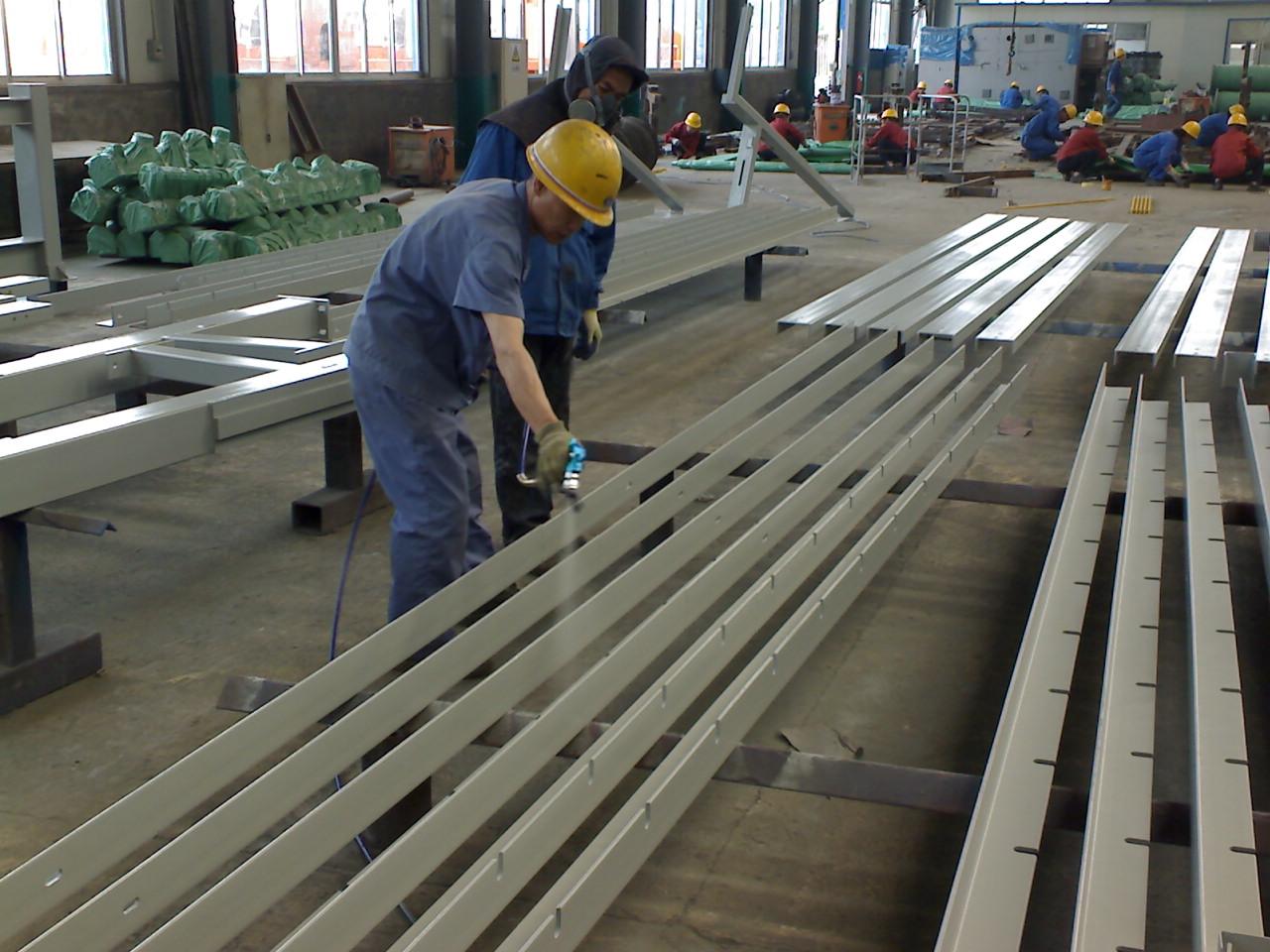 成都力豐金屬制品有限公司專業(yè)設(shè)計(jì)鋼結(jié)構(gòu)