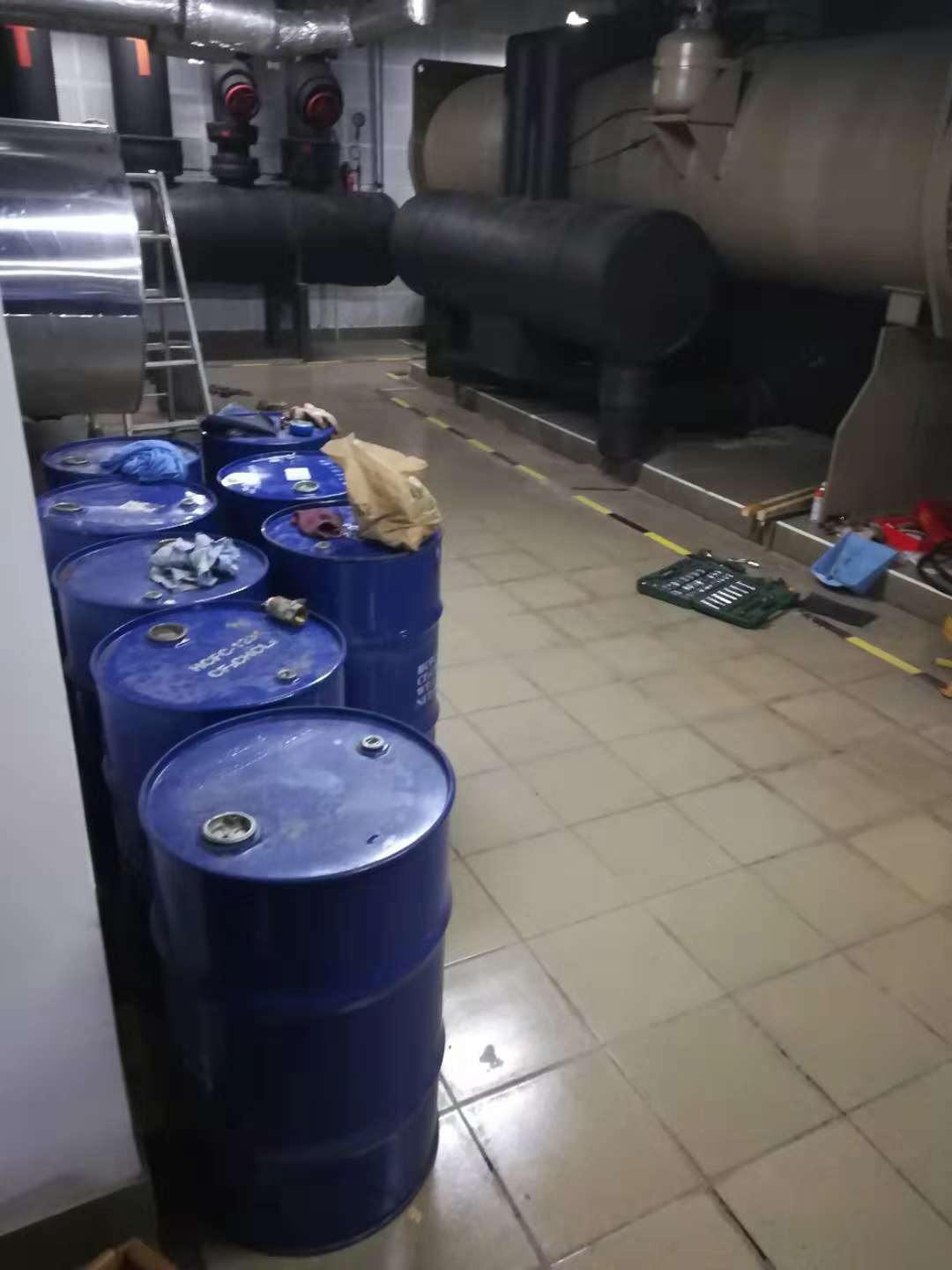 中央空調(diào)螺桿機(jī)機(jī)維修維護(hù)