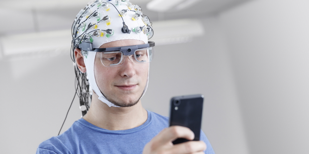 Tobii Pro Glasses 2眼动仪_眼动仪_上海形宙数字技术有限公司