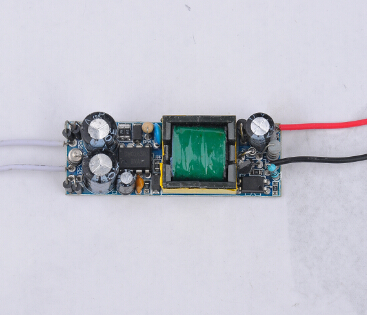 自恢复包管丝PPTC可用于LED驱动装置输入及输出掩护
