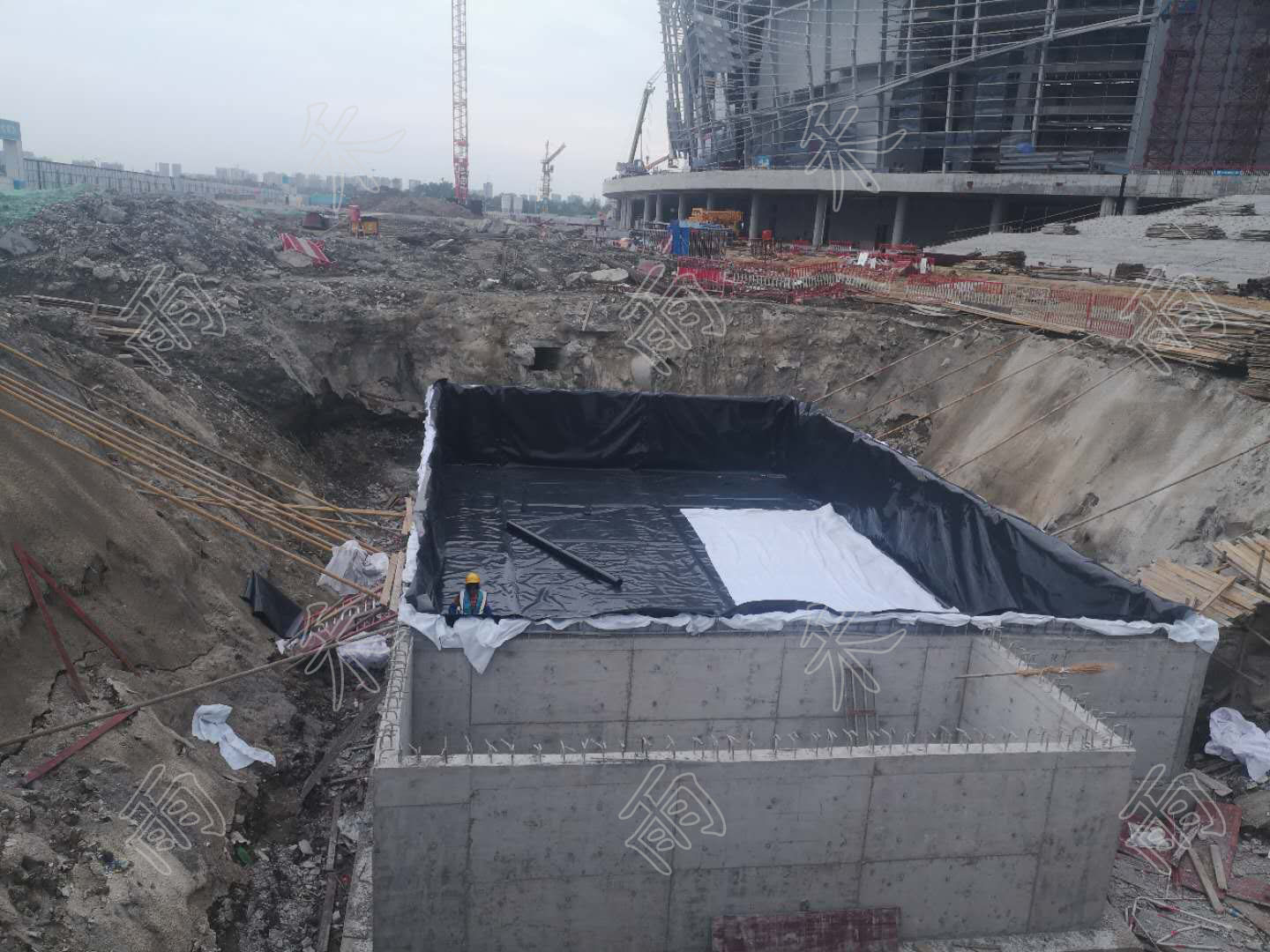 鳳凰山體育中心-四川雨禾源綠建科技有限公司