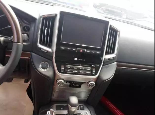 陆巡的中控图片