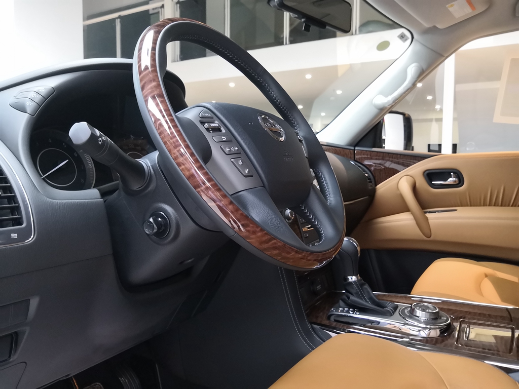 日产途乐中东版铂金