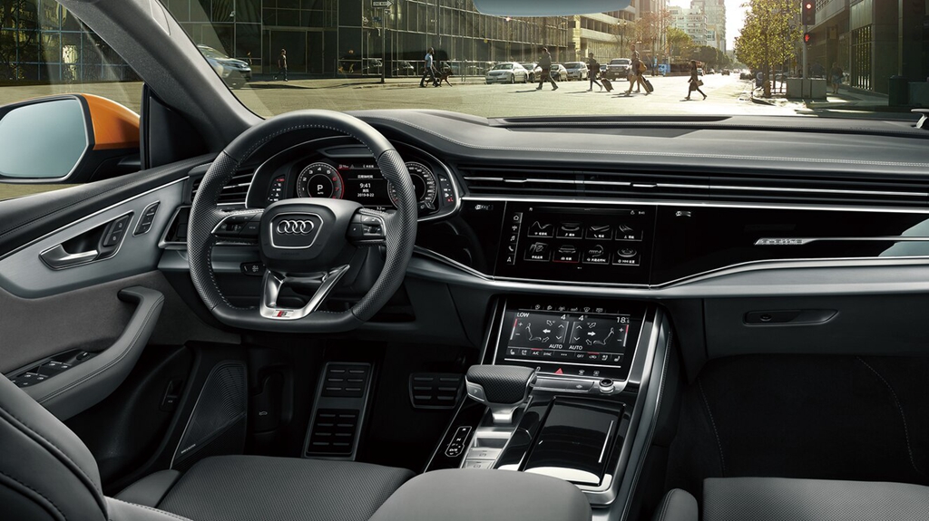 奥迪Q8平行车内饰