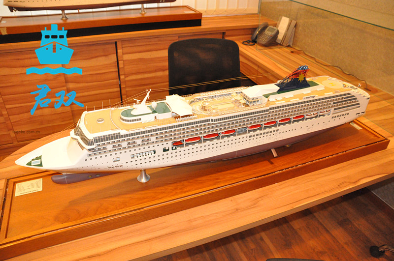 豪華郵輪模型
