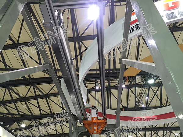 常鹏槽式电缆桥架