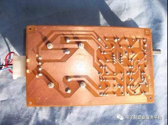 線路板.jpg 線路板.jpg