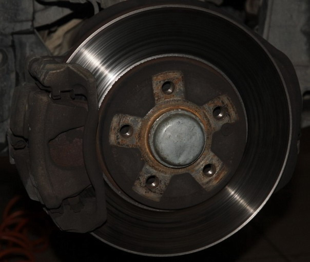 剎車盤邊緣凸起