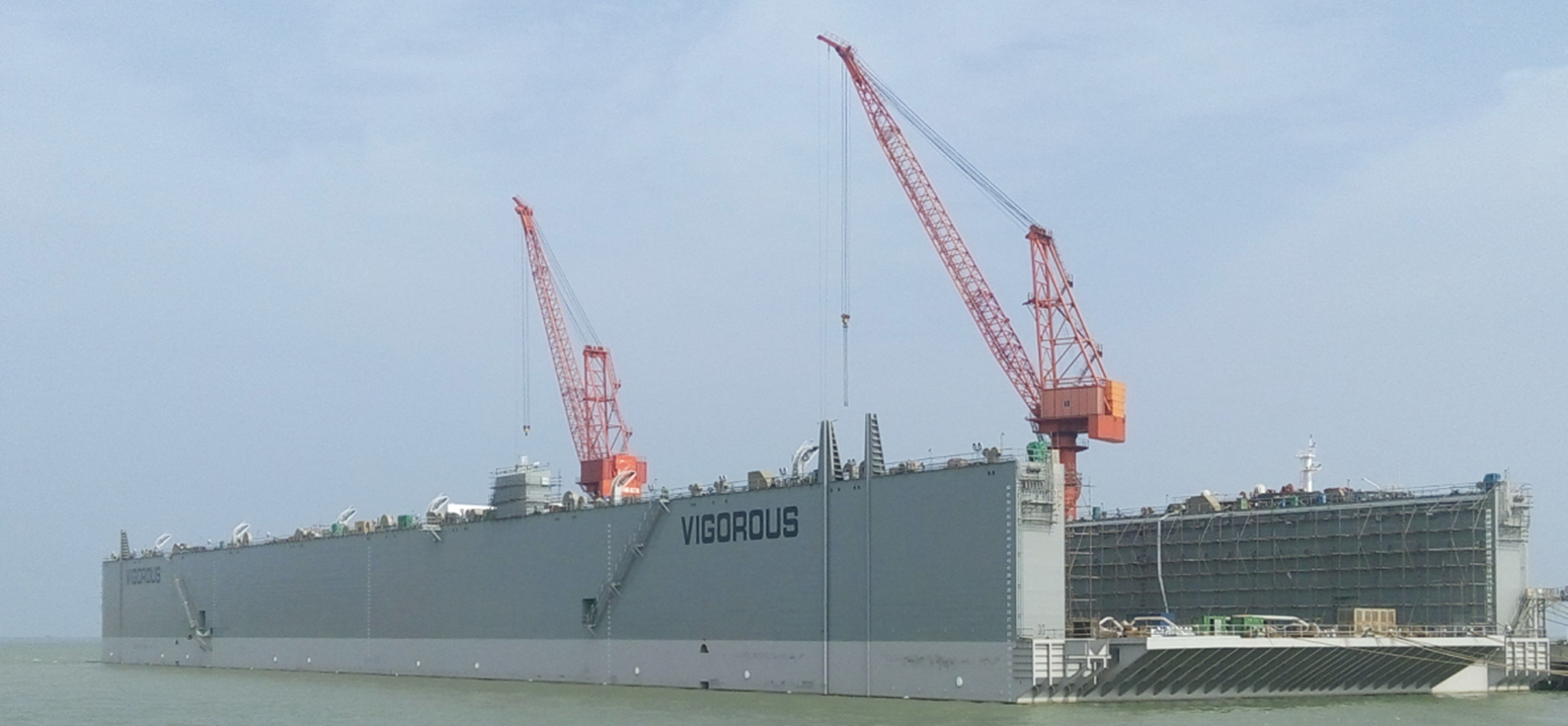 80,000 long tons foating drydockis