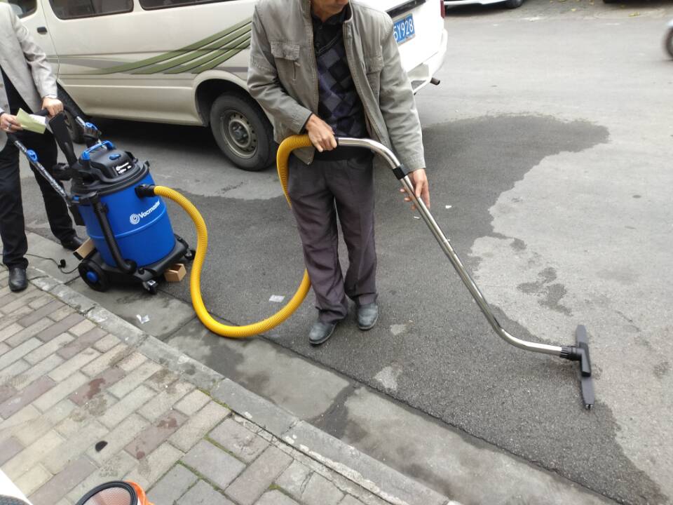 常熟商场驾驶式洗地机及吸水机交机培训