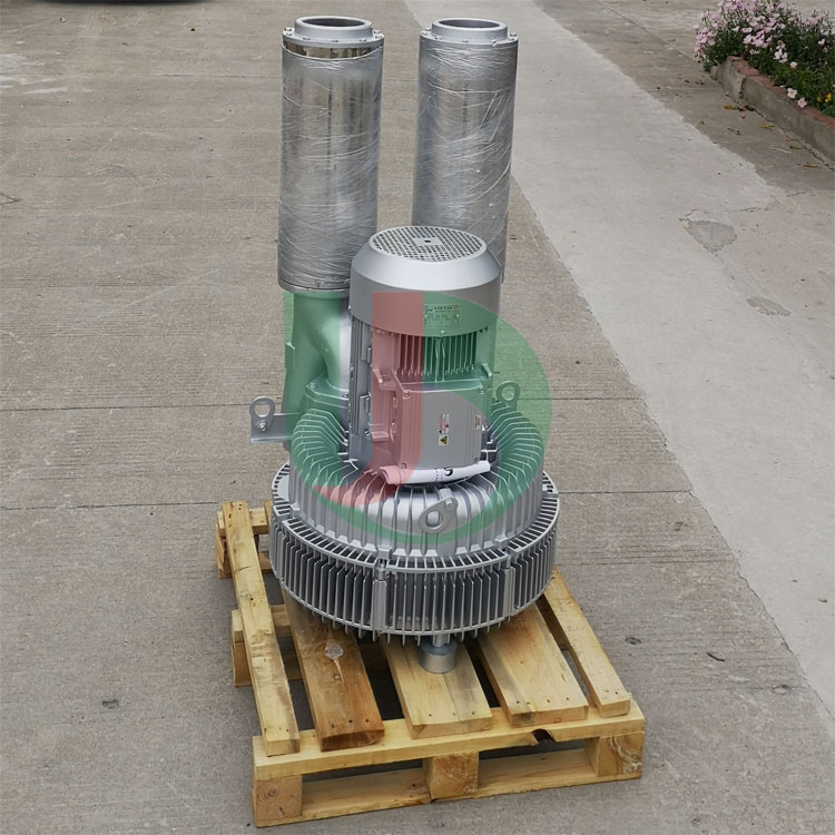 大風(fēng)量高壓鼓風(fēng)機(jī)