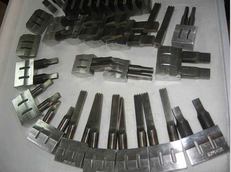 超聲波模(mó)具 超聲波模具
