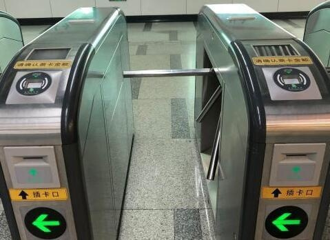 广州地铁app近日推出了刷码进闸功能,只需3秒就能进闸乘车