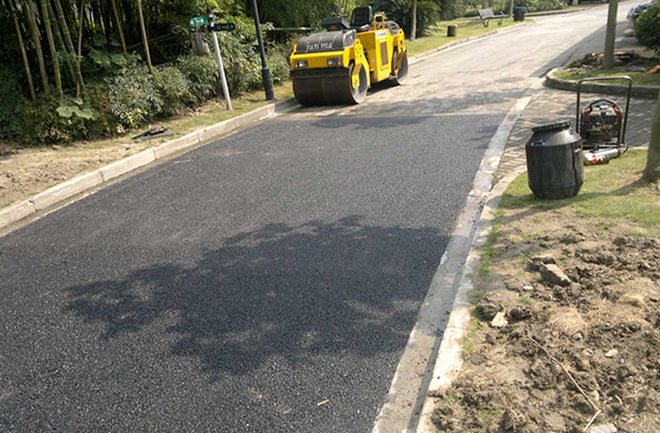 錦繡東路云間綠大地小區(qū)道路維修