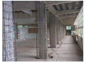 梁的加固采用上海環(huán)宇結(jié)構(gòu)加固料：秀樸-J45