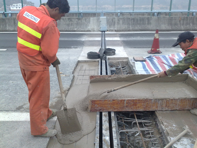 道路快修首選上海環(huán)宇建筑工程材料有限公司生產(chǎn)的“快鹿”系列產(chǎn)品