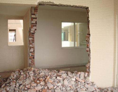 剪力墻裂縫修補(bǔ)采用上海環(huán)宇的修補(bǔ)砂漿（聚合物水泥砂漿）：秀樸-SJ45