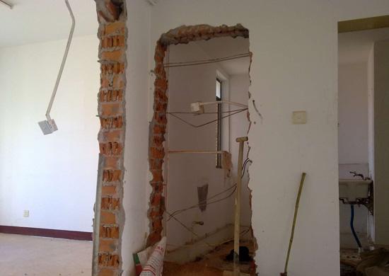 剪力墻裂縫修補(bǔ)采用上海環(huán)宇的修補(bǔ)砂漿（聚合物水泥砂漿）：秀樸-SJ45