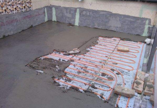 地面裂縫修補可使用上海環(huán)宇建筑工程材料有限公司研發(fā)生產(chǎn)的地坪修補料進行修補。