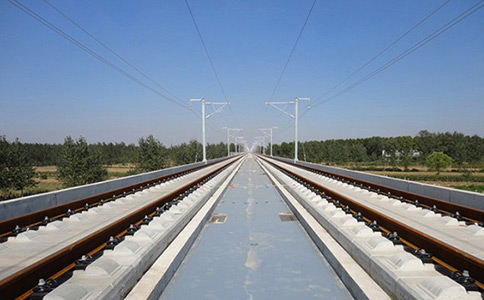 天橋橋面耐磨聚脲防腐材料的應用